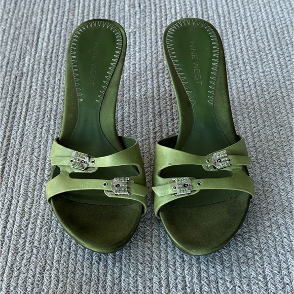 Vintage Nine West Lime Green Satin Rhinestone Buckle Kitten Heels Mules Slides 7 - Picture 4 of 11